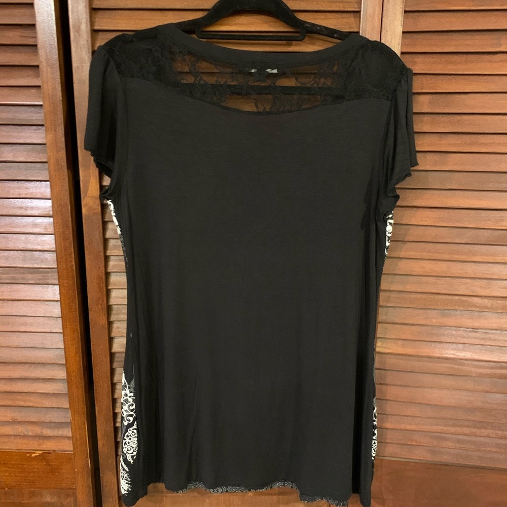 Black and White Damask Tunic NWOT - Picture 5 of 6